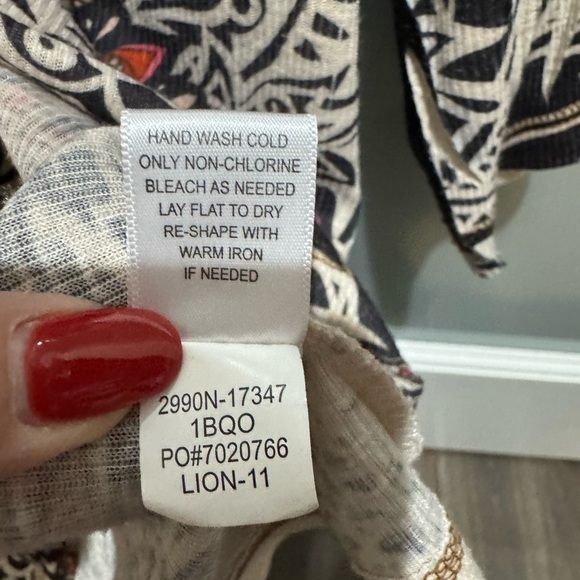 One World Bohemian Print Top with Red and Black Accents Size PL Y2K Hippie Beads - Picture 10 of 12